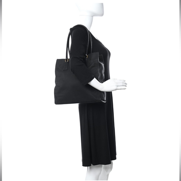 ❤️ AUTH. PRADA Tessuto Nylon Tote Black❤️ - Picture 1 of 12